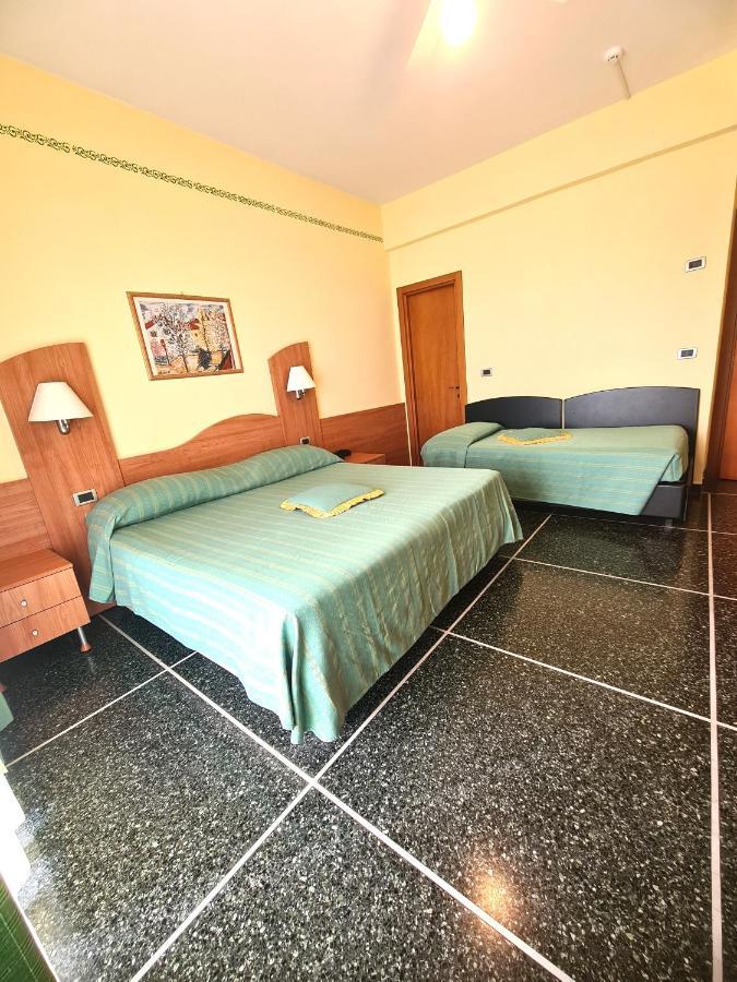 Hotel Zurigo Varazze Kültér fotó