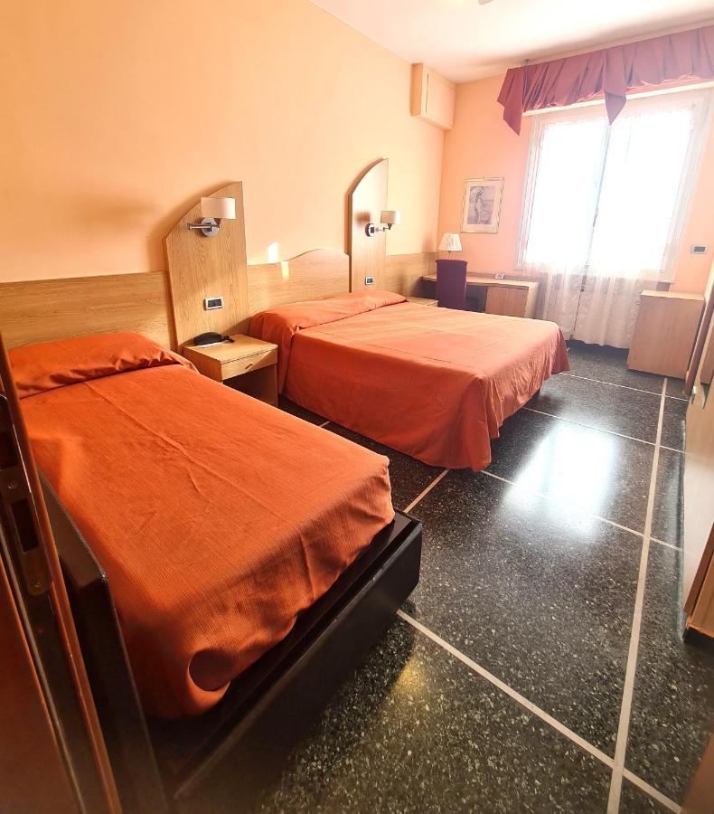 Hotel Zurigo Varazze Kültér fotó