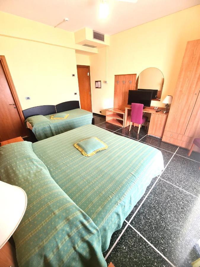 Hotel Zurigo Varazze Kültér fotó
