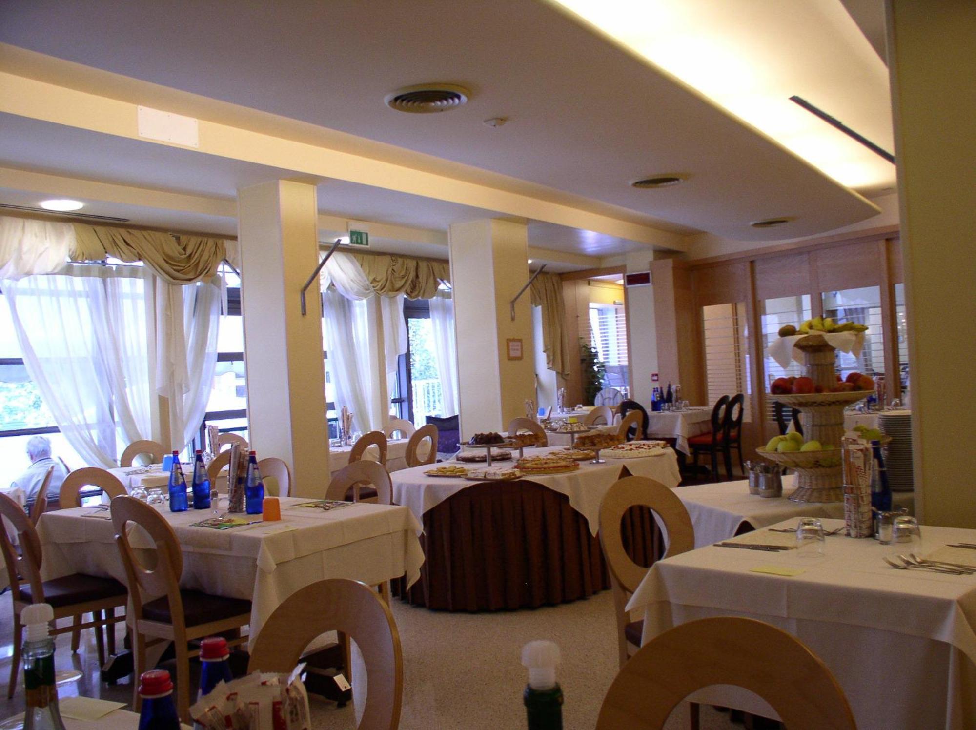 Hotel Zurigo Varazze Kültér fotó