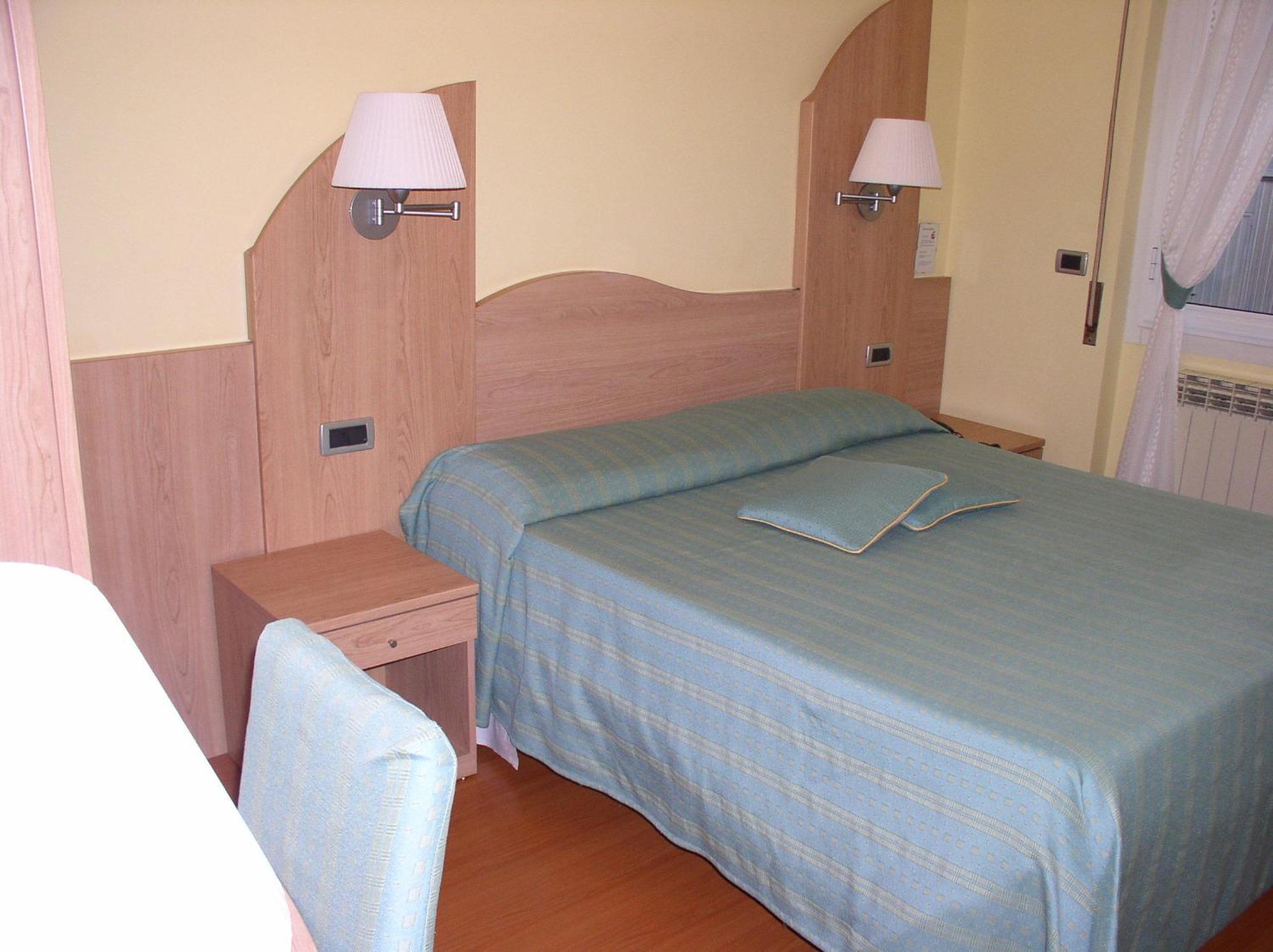 Hotel Zurigo Varazze Kültér fotó