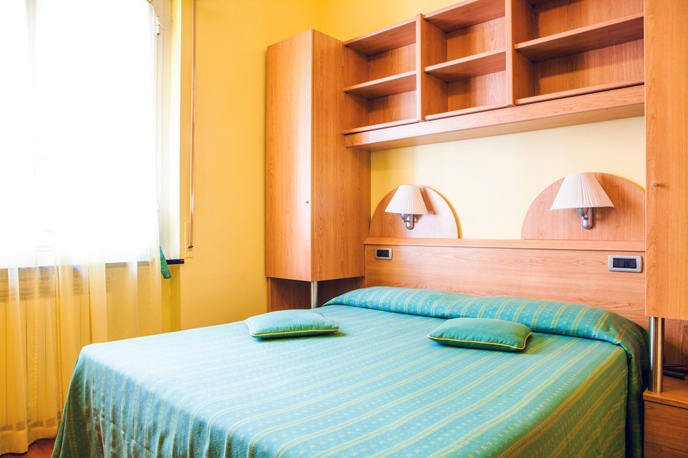 Hotel Zurigo Varazze Kültér fotó